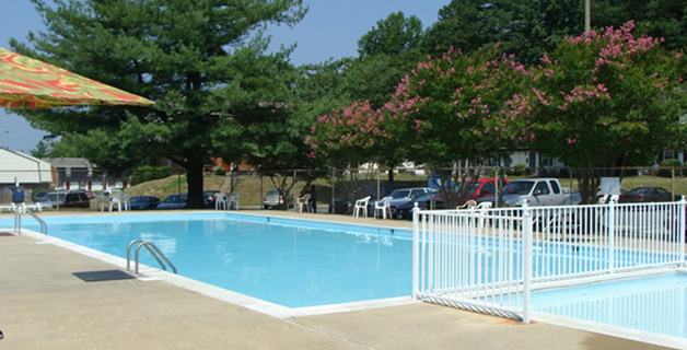 Cloisters has Pet Friendly townhomes for rent in Henrico VA, online rental payment, online maintenance requests, large swimming pool with children’s pool, 2 playgrounds, basketball court, clubhouse with fireplace and full kitchen for private parties